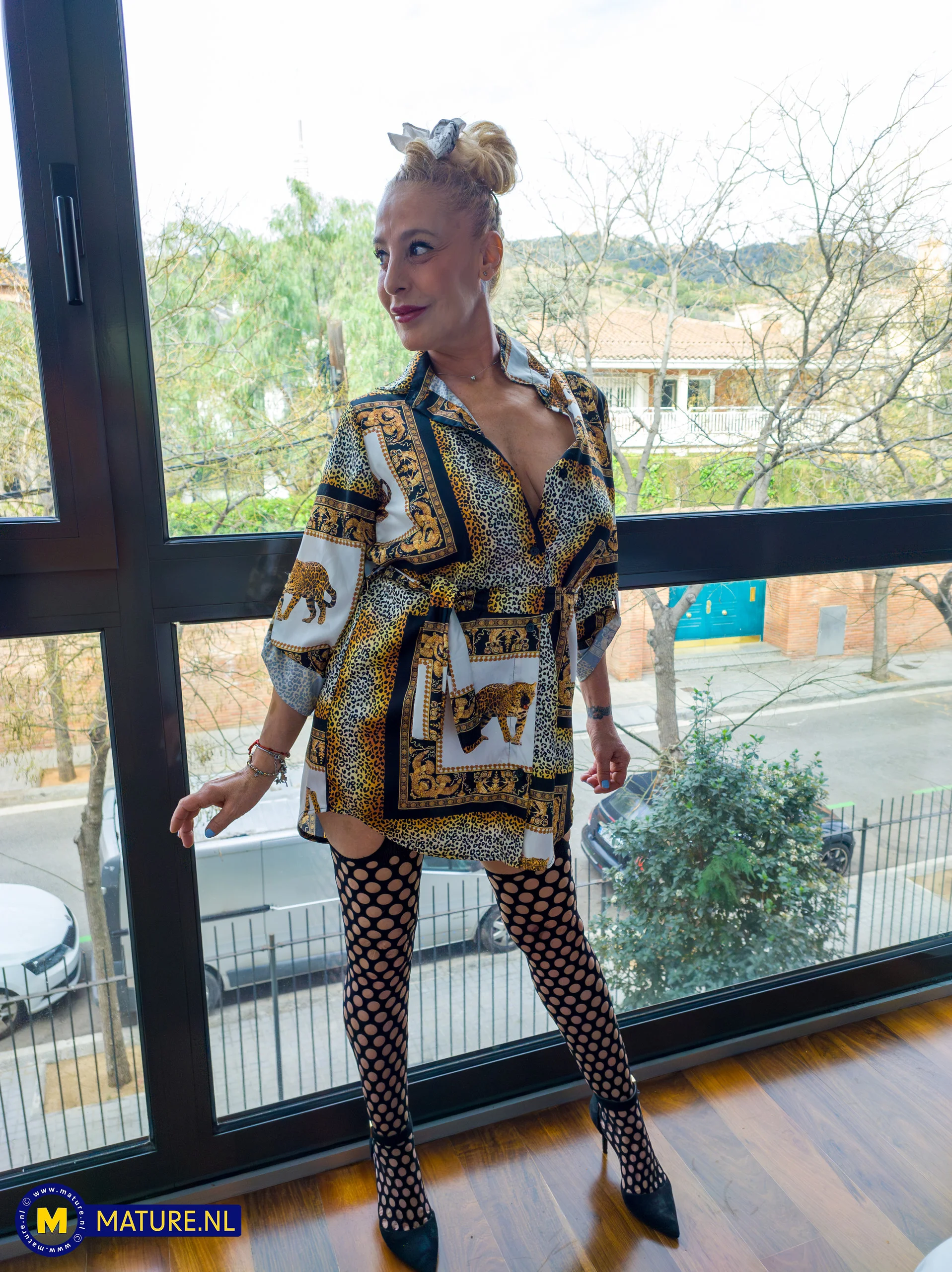 Mature picture gallery